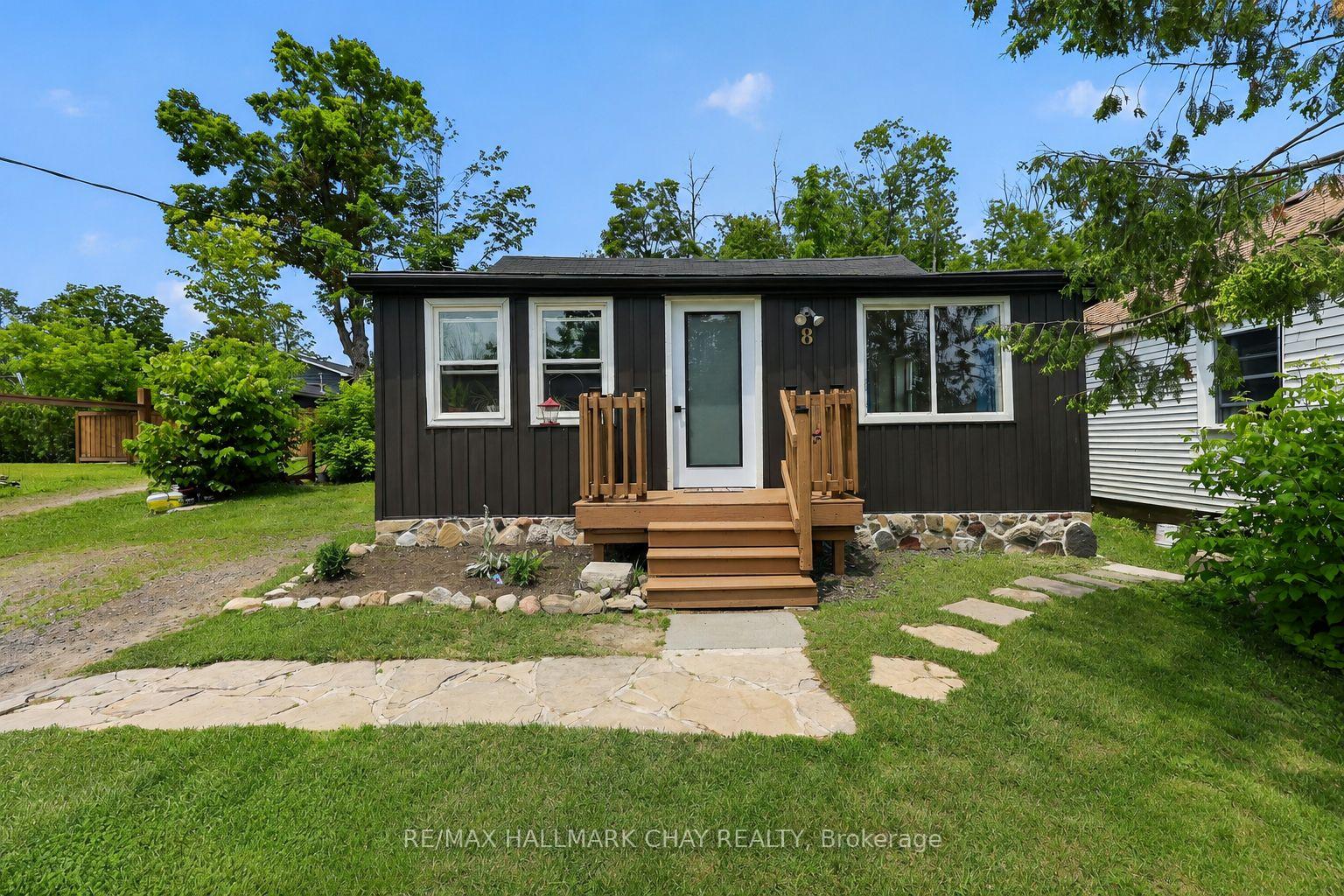 Photo of 8 Myrtle Avenue