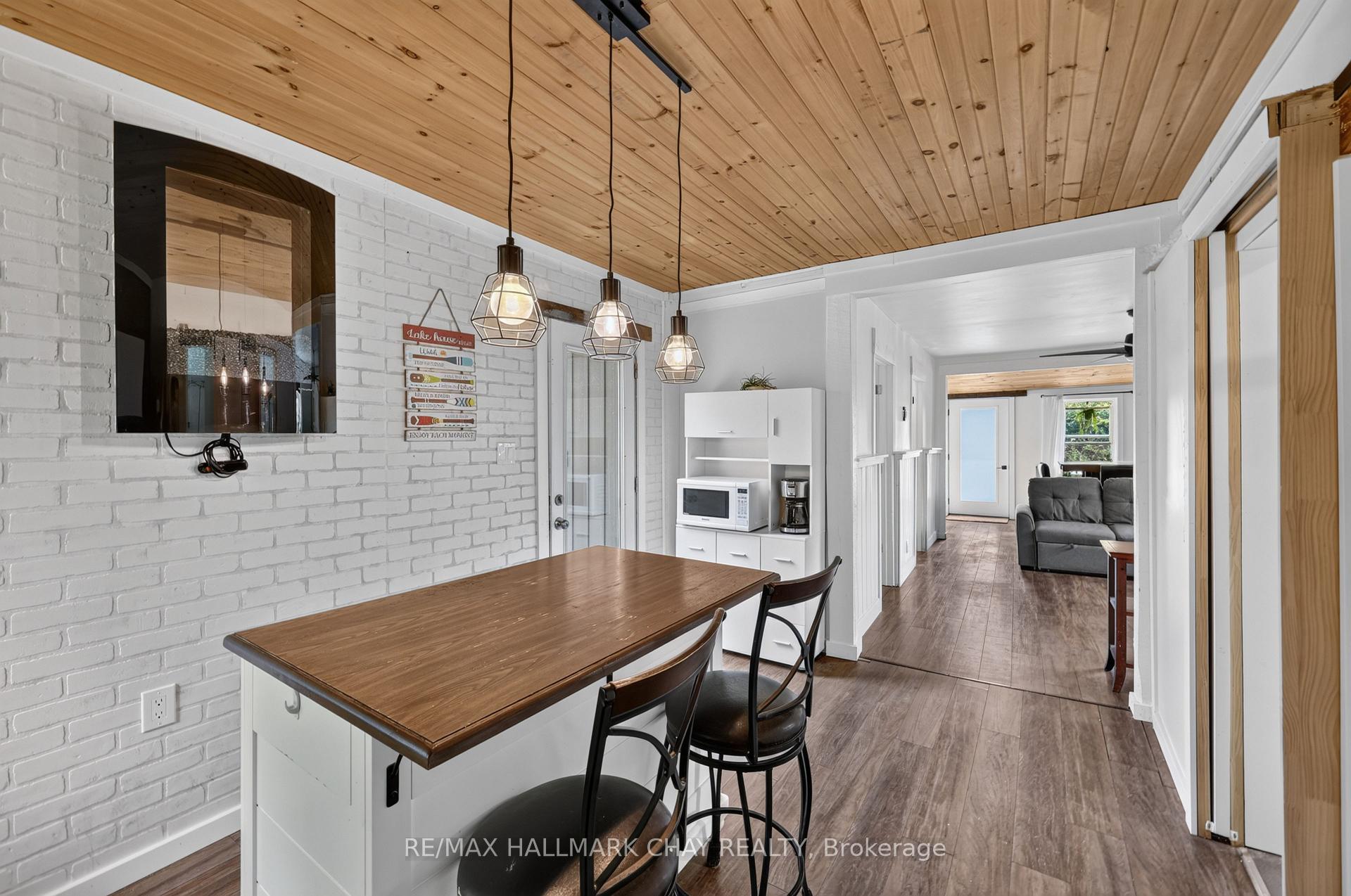 Photo 11 of 8 Myrtle Avenue, Oro-Medonte, Rural Oro-Medonte — HOMEH