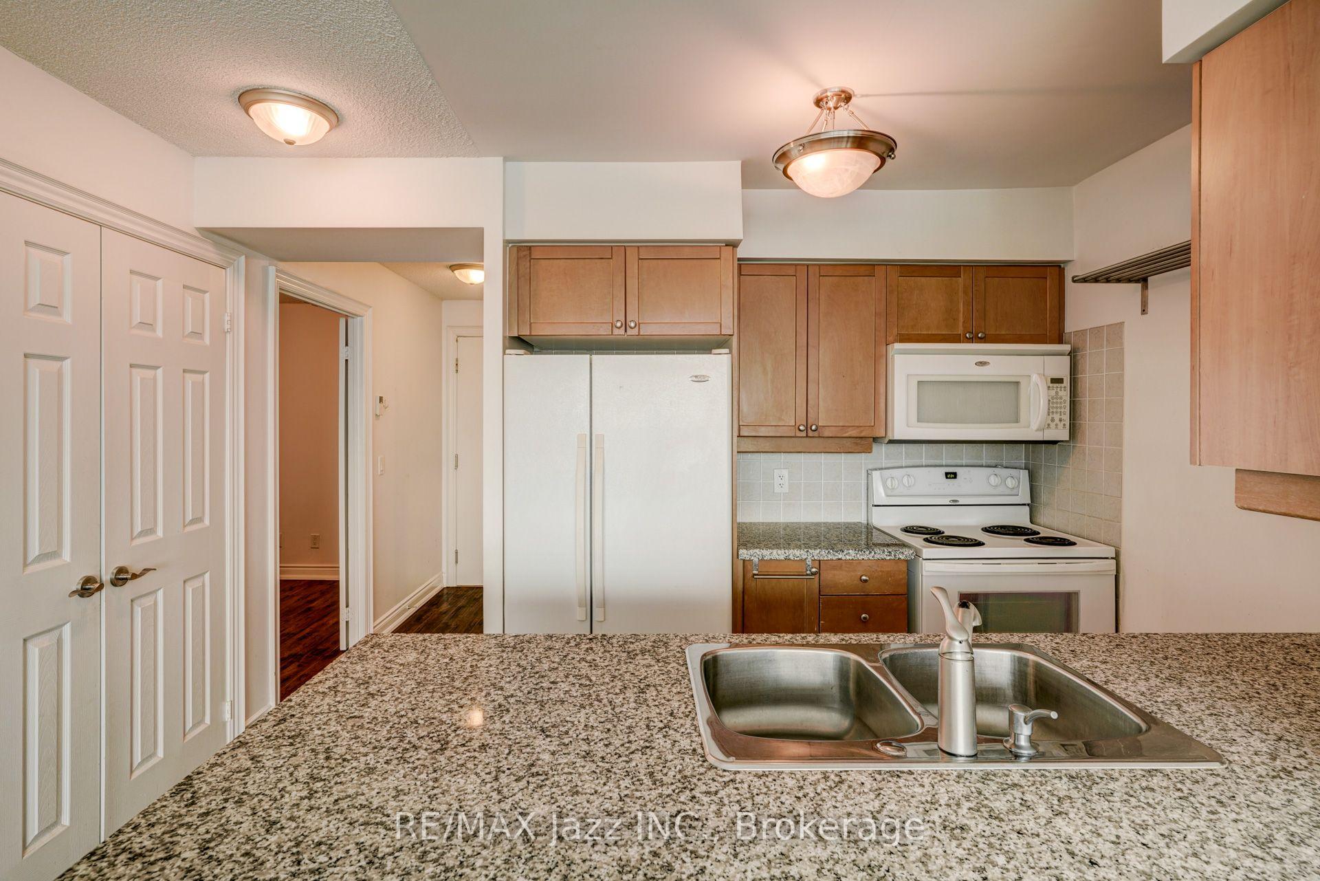 Photo 15 of Unit 1908, 15 Greenview Avenue, North York, Newtonbrook West — HOMEH
