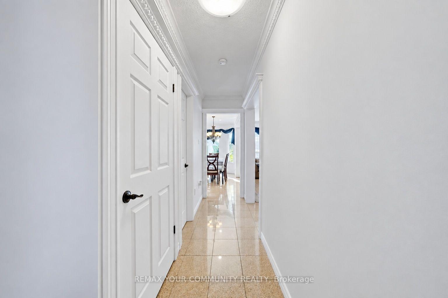 Photo 8 of 44 Candy Crescent W, Brampton, Northwood Park — HOMEH