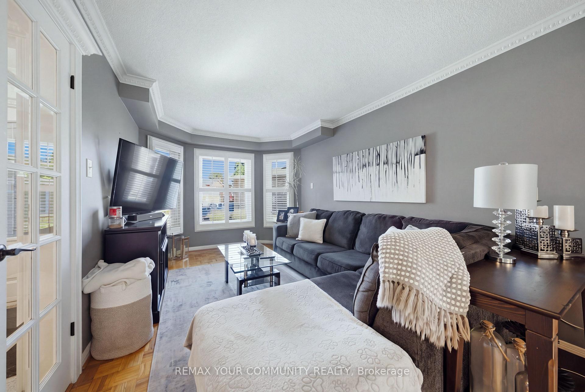 Photo 9 of 44 Candy Crescent W, Brampton, Northwood Park — HOMEH