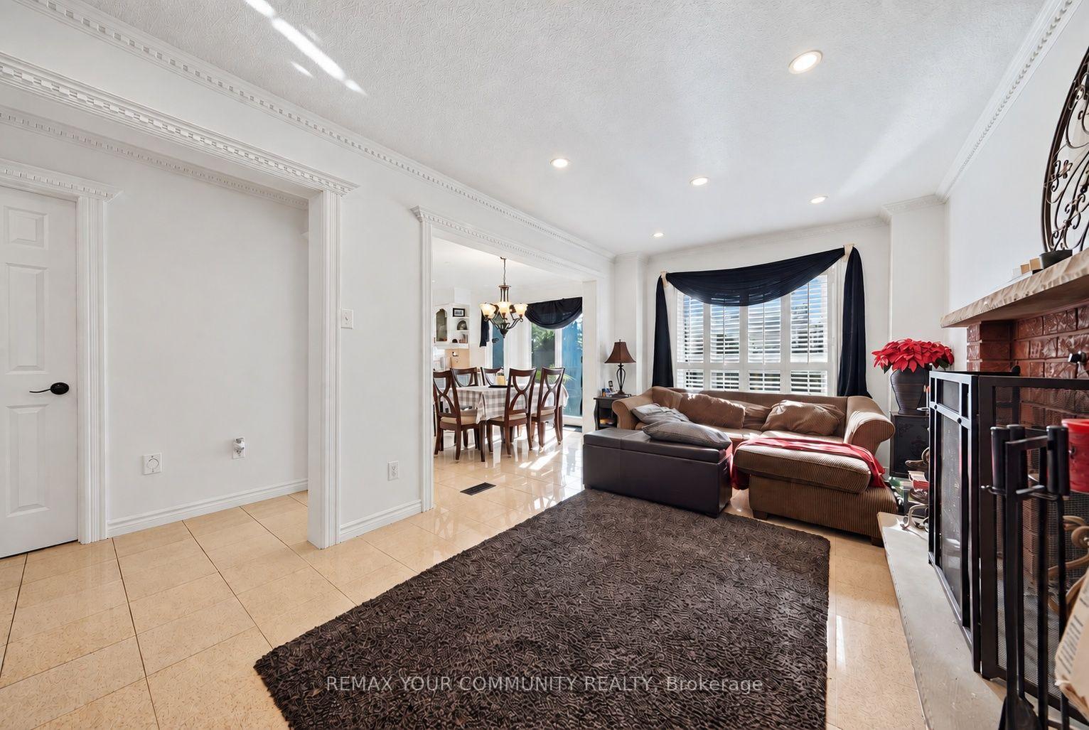 Photo 15 of 44 Candy Crescent W, Brampton, Northwood Park — HOMEH