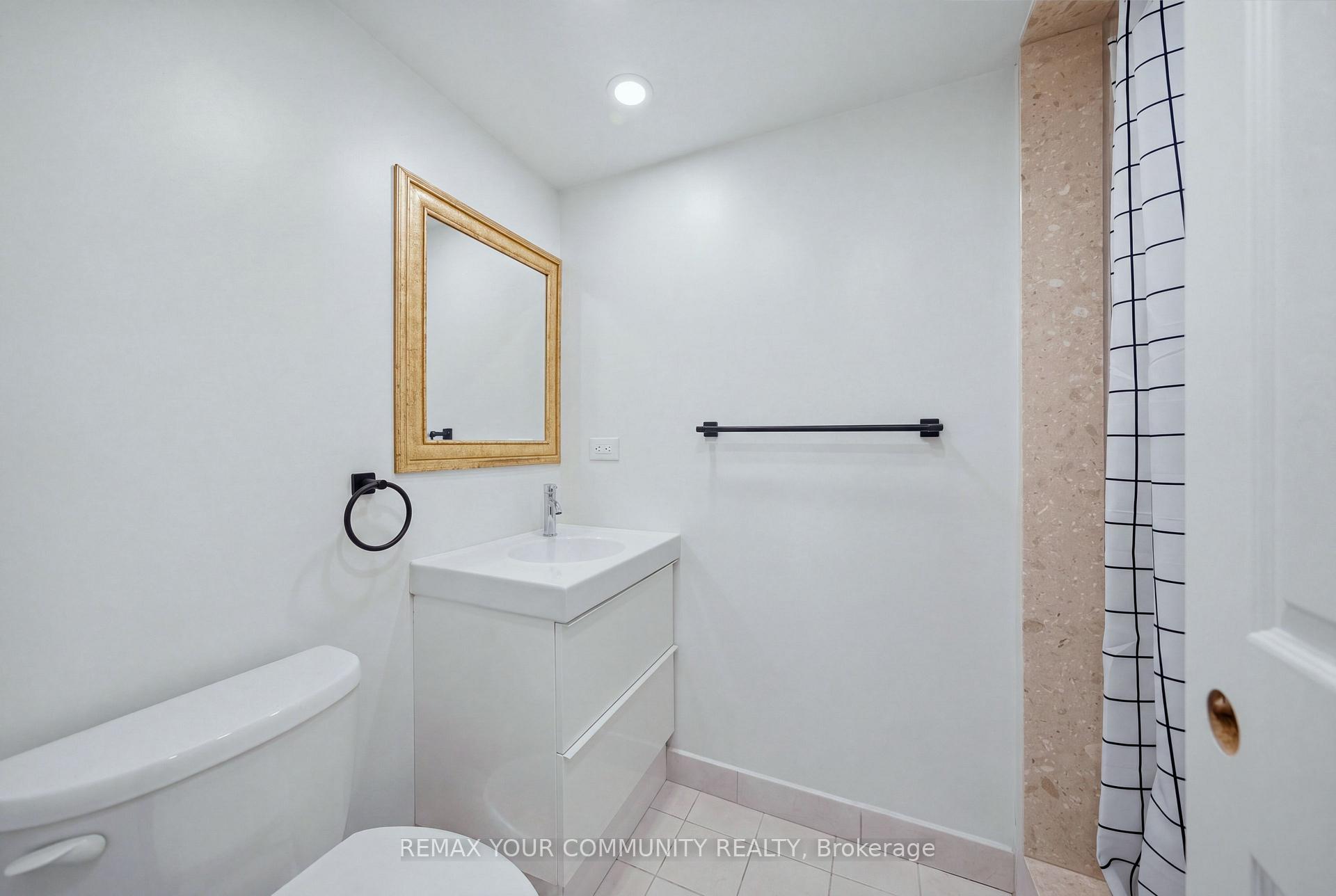 Photo 43 of 44 Candy Crescent W, Brampton, Northwood Park — HOMEH