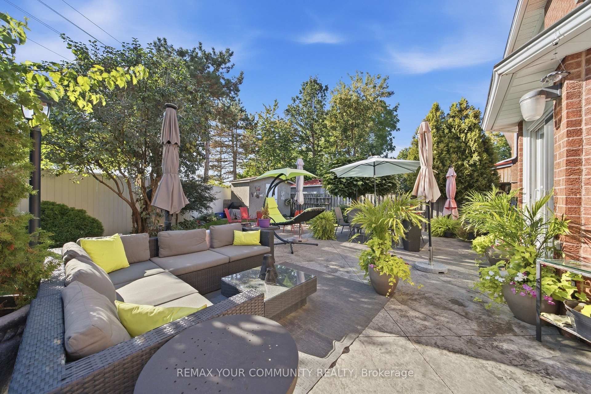 Photo 39 of 44 Candy Crescent W, Brampton, Northwood Park — HOMEH
