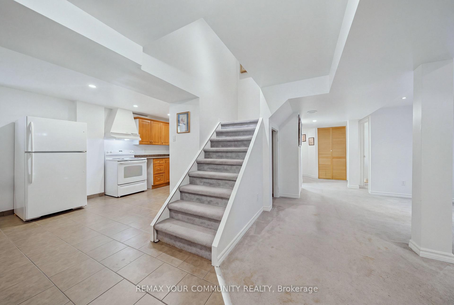 Photo 41 of 44 Candy Crescent W, Brampton, Northwood Park — HOMEH