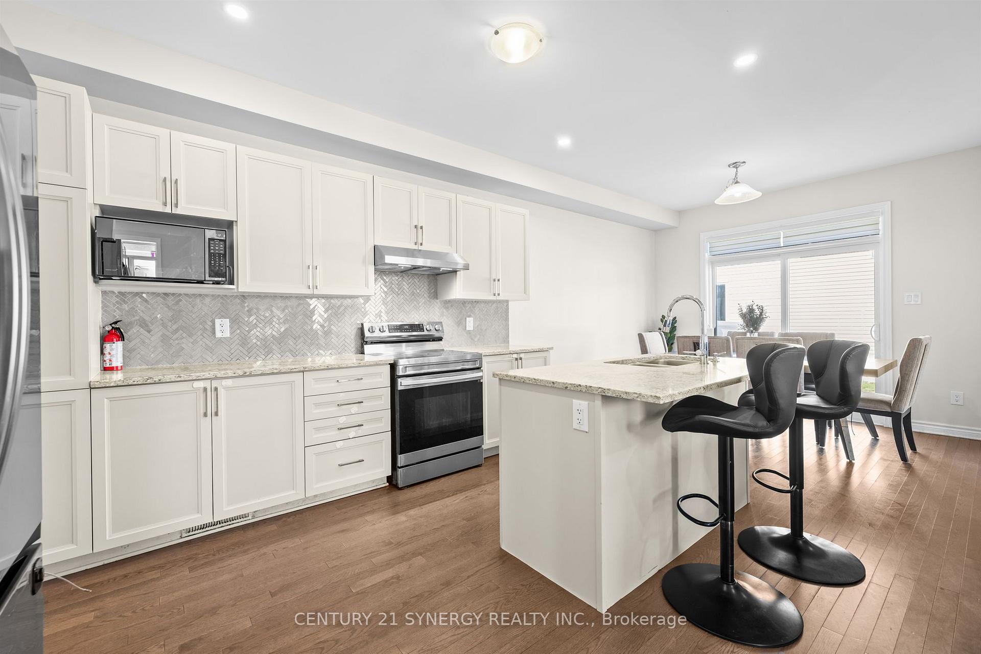 Photo 11 of 54 Eramosa Crescent, Ottawa, Kanata - Kanata Lakes/Heritage Hills — HOMEH