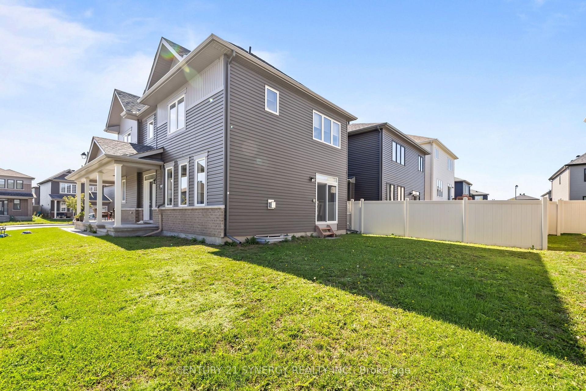Photo 35 of 54 Eramosa Crescent, Ottawa, Kanata - Kanata Lakes/Heritage Hills — HOMEH
