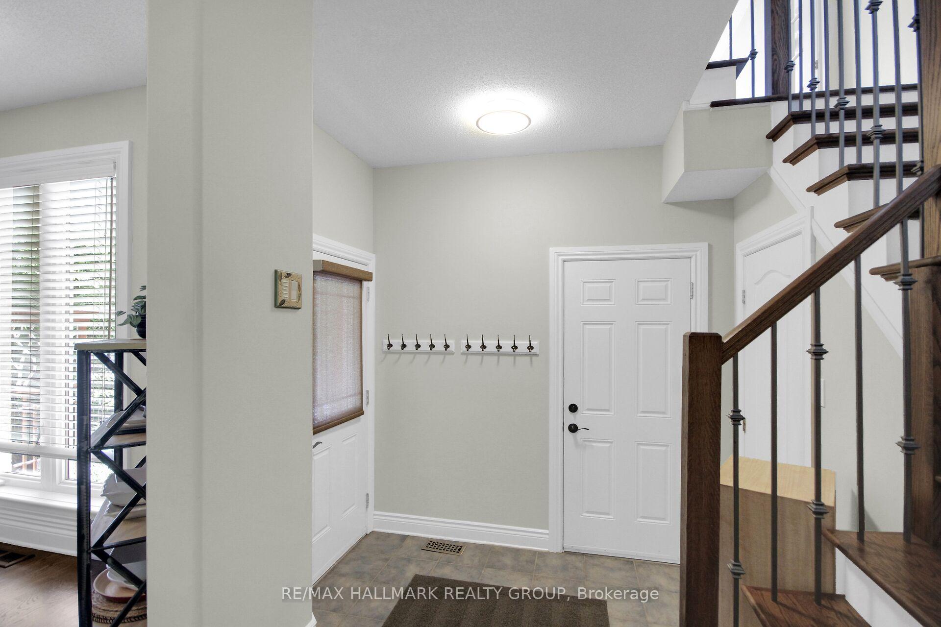 Photo 2 of 174 Talltree Crescent, Ottawa, Stittsville (Central) — HOMEH