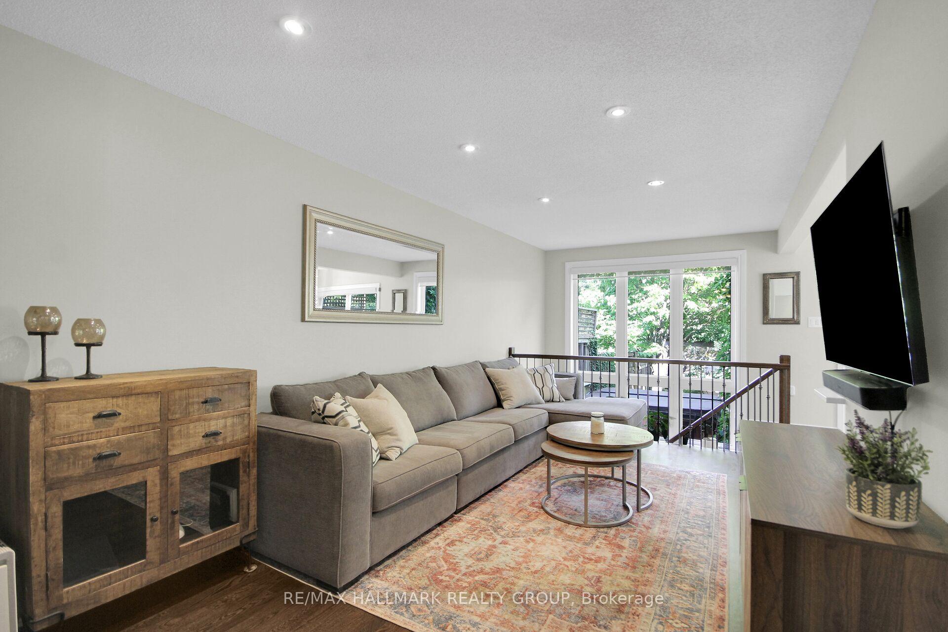 Photo 4 of 174 Talltree Crescent, Ottawa, Stittsville (Central) — HOMEH
