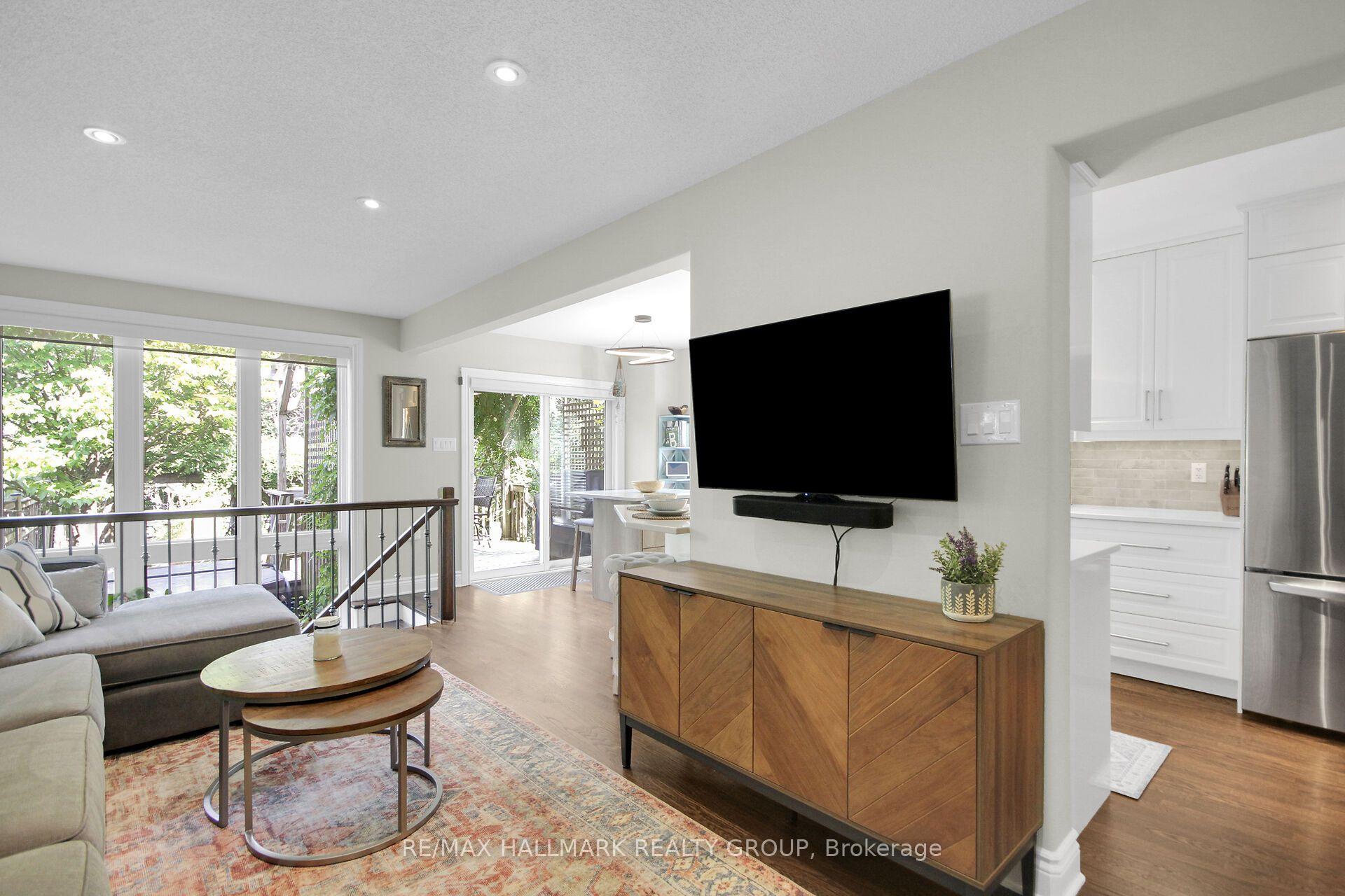 Photo 7 of 174 Talltree Crescent, Ottawa, Stittsville (Central) — HOMEH