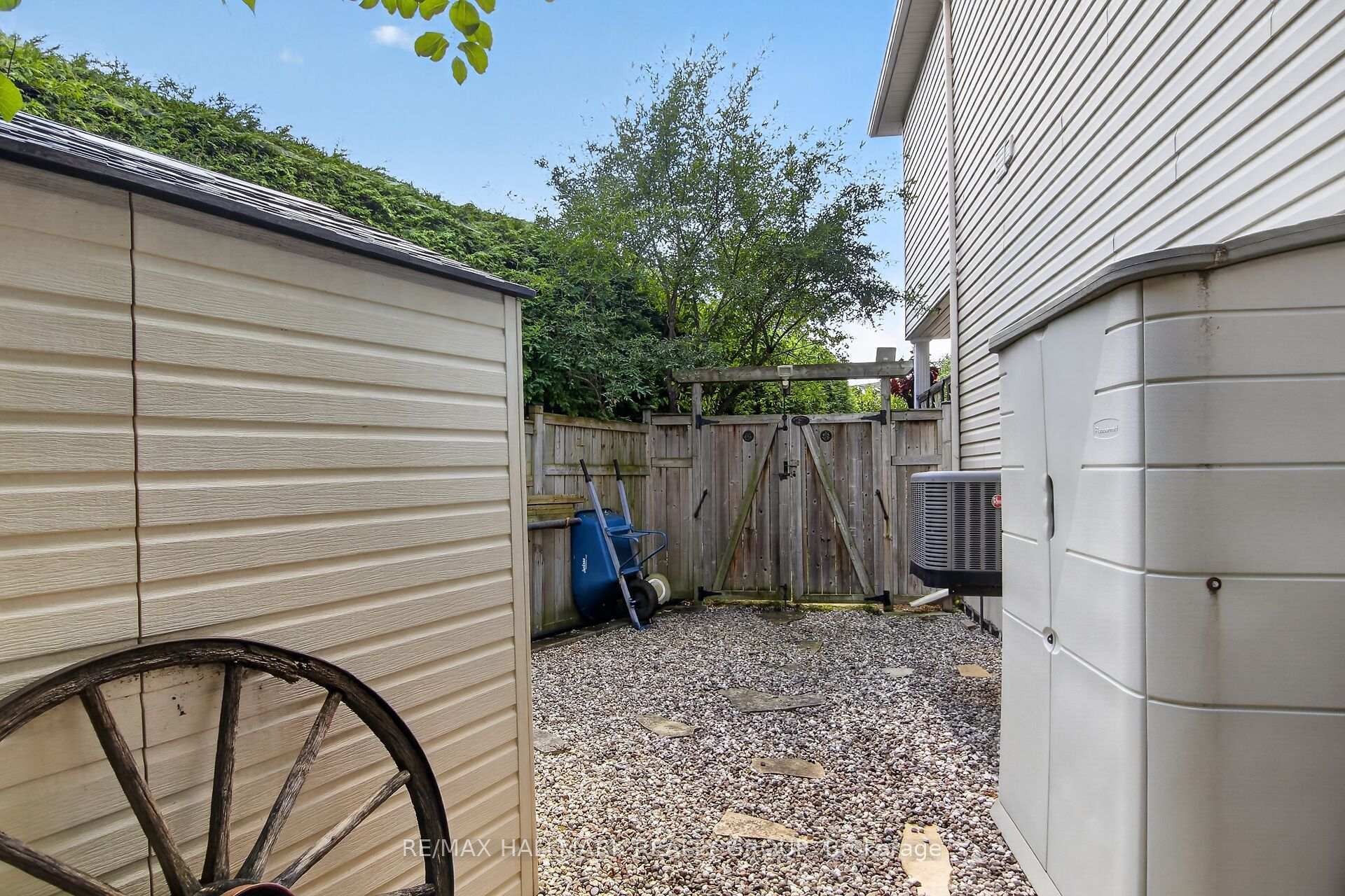 Photo 32 of 174 Talltree Crescent, Ottawa, Stittsville (Central) — HOMEH