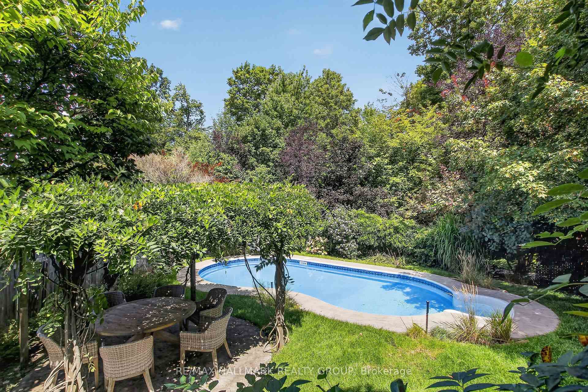 Photo 34 of 174 Talltree Crescent, Ottawa, Stittsville (Central) — HOMEH
