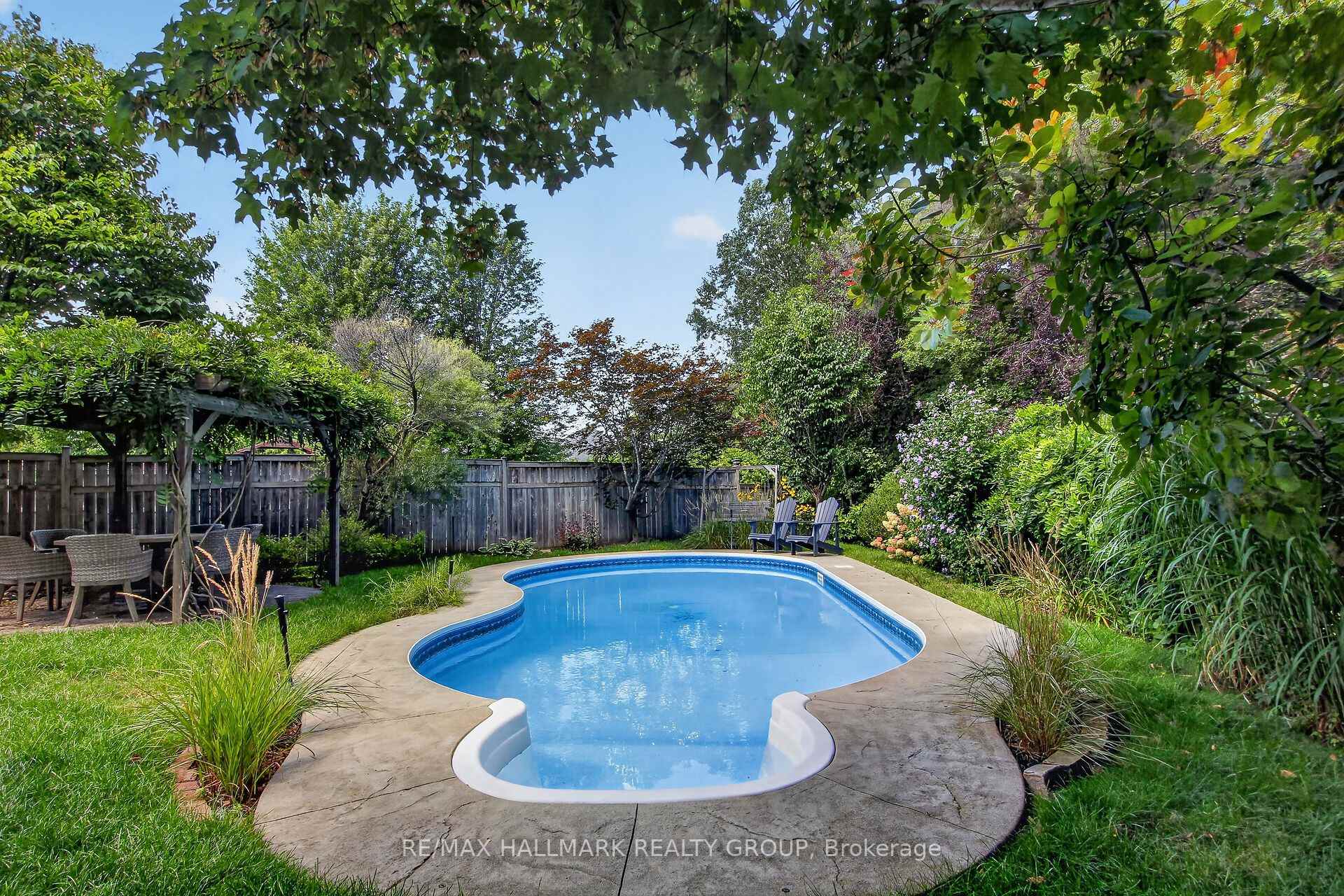 Photo 35 of 174 Talltree Crescent, Ottawa, Stittsville (Central) — HOMEH