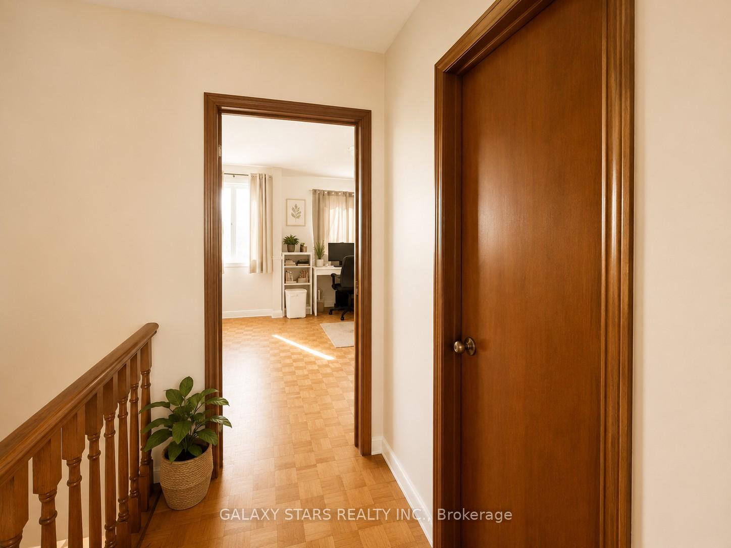 Photo 10 of 75 Marita Place, Vaughan, Glen Shields — HOMEH