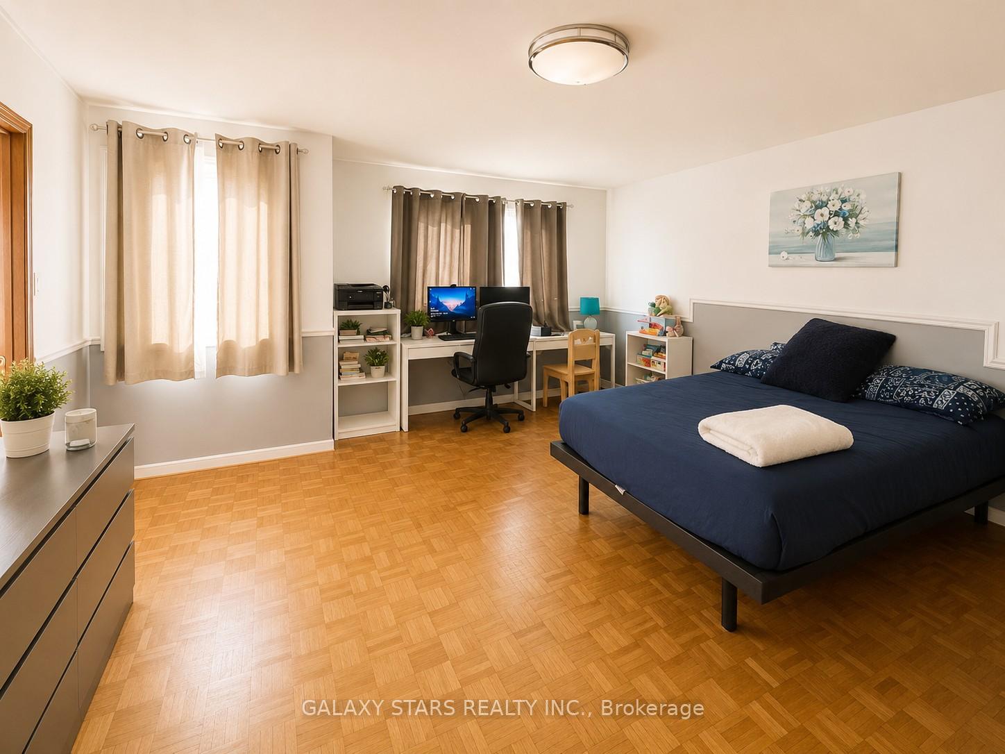 Photo 11 of 75 Marita Place, Vaughan, Glen Shields — HOMEH
