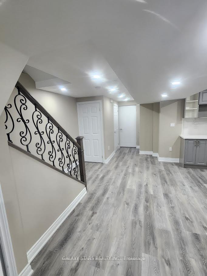 Photo 14 of 75 Marita Place, Vaughan, Glen Shields — HOMEH
