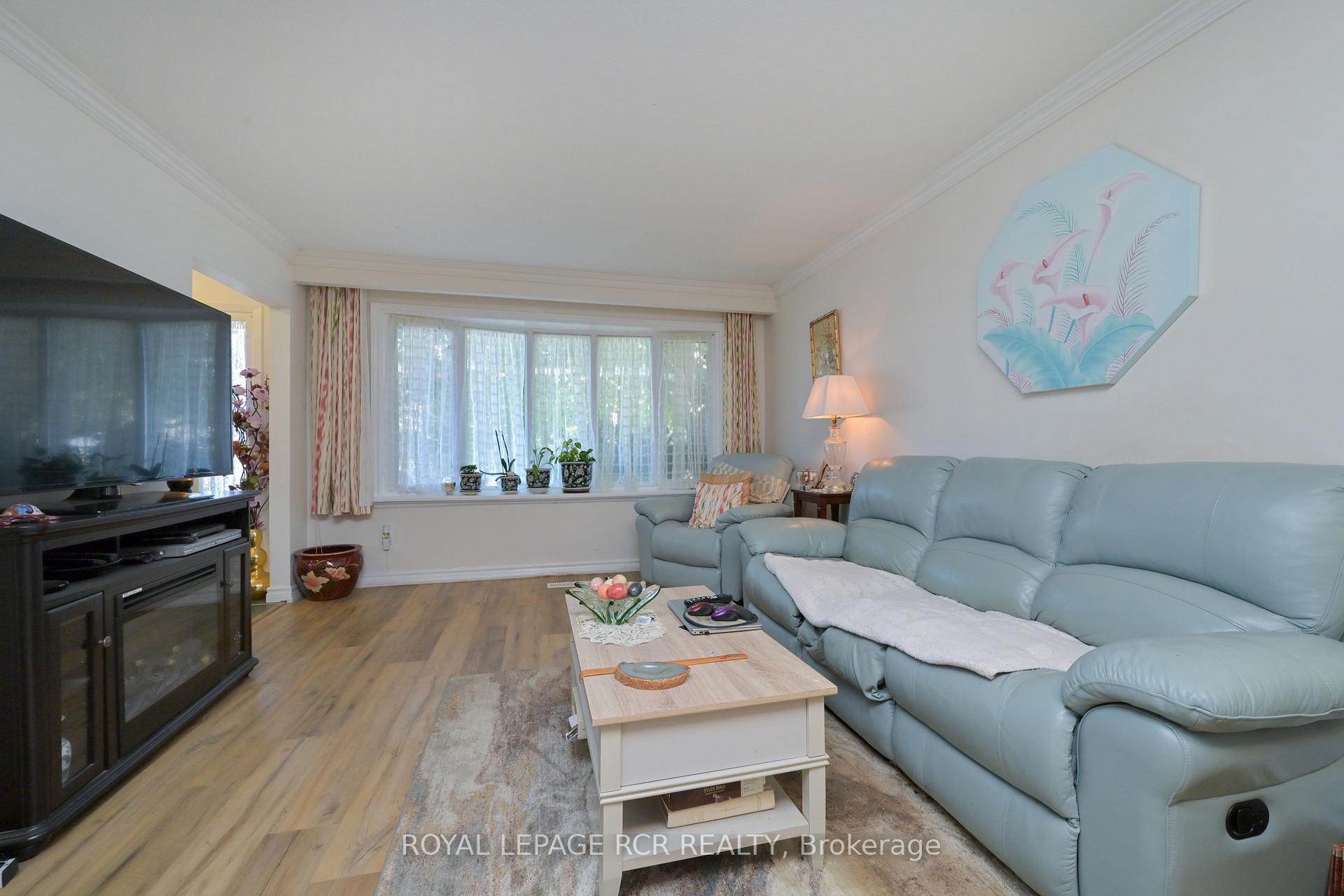 Photo 8 of 41 Madison Avenue, Orangeville — HOMEH