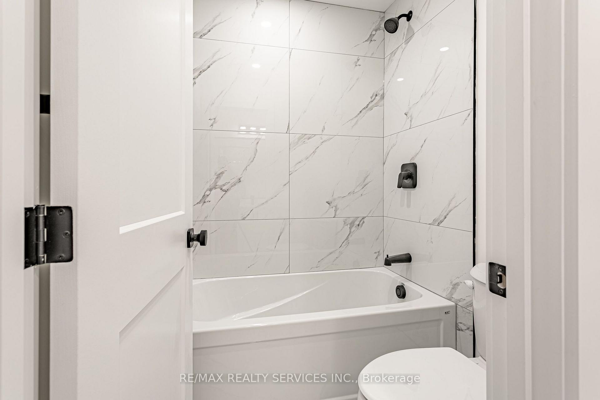 Photo 25 of 829 Darnley Boulevard, London, South U — HOMEH