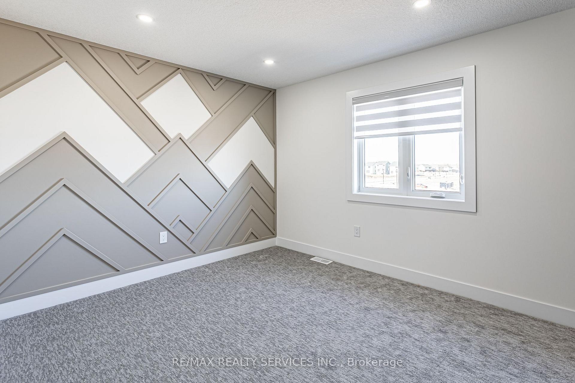 Photo 27 of 829 Darnley Boulevard, London, South U — HOMEH