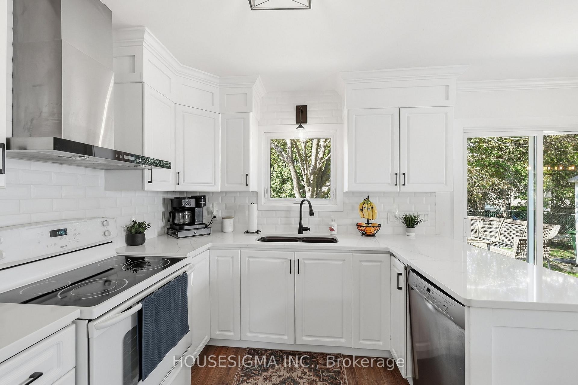 Photo 11 of 618 Aylmer Crescent, Kingston, South of Taylor-Kidd Blvd — HOMEH