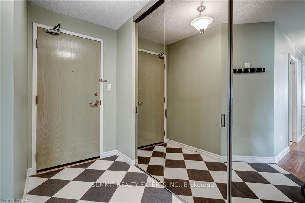 Photo 7 of Unit 408, 10 Dayspring Circle, Brampton, Bram East — HOMEH