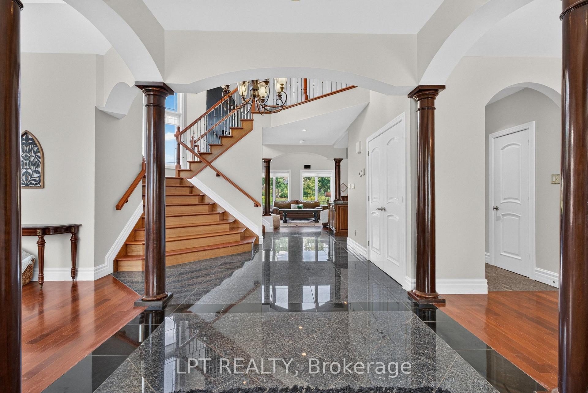 Photo 6 of 62 Tradewinds Drive, Ottawa, Barrhaven East — HOMEH