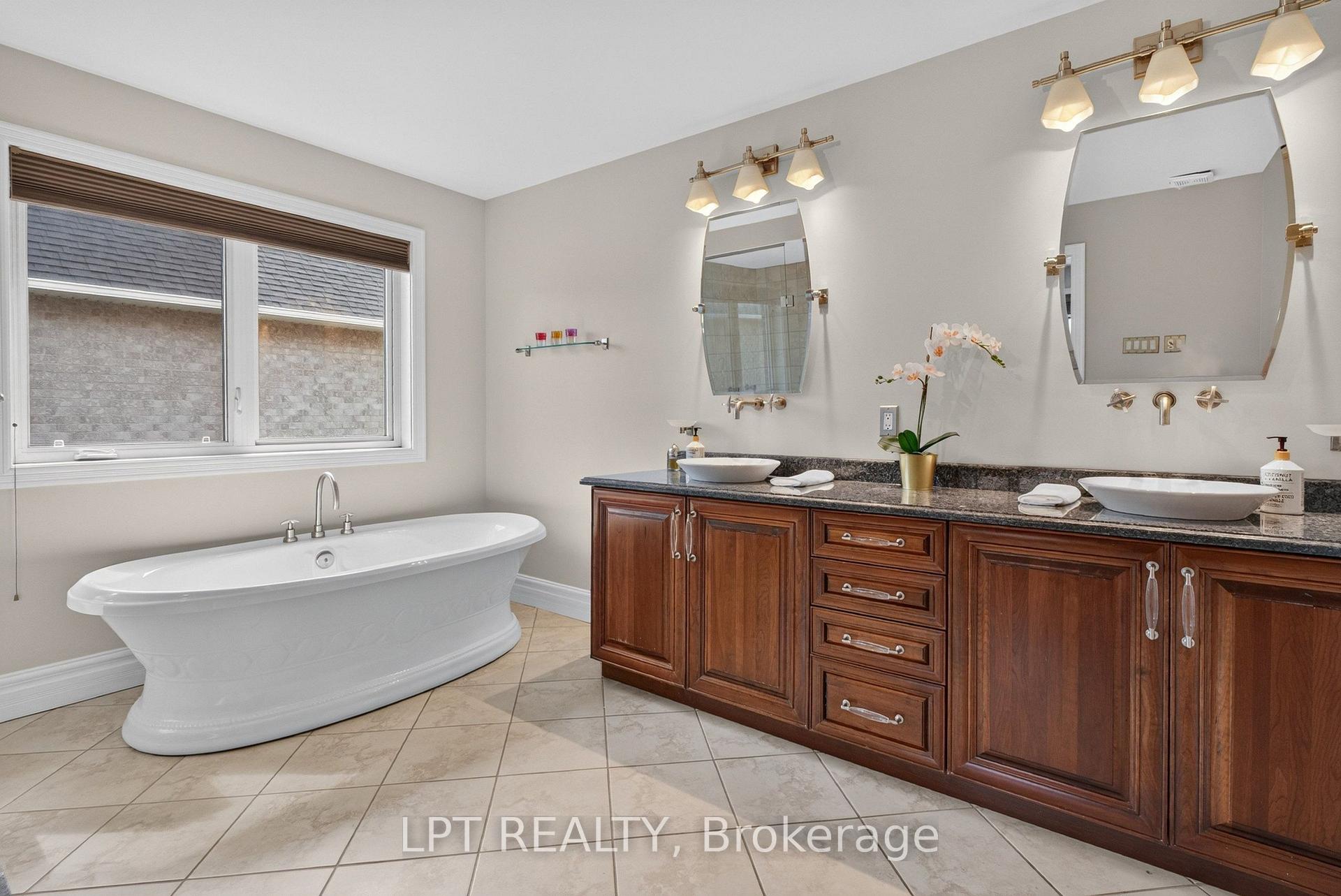Photo 28 of 62 Tradewinds Drive, Ottawa, Barrhaven East — HOMEH