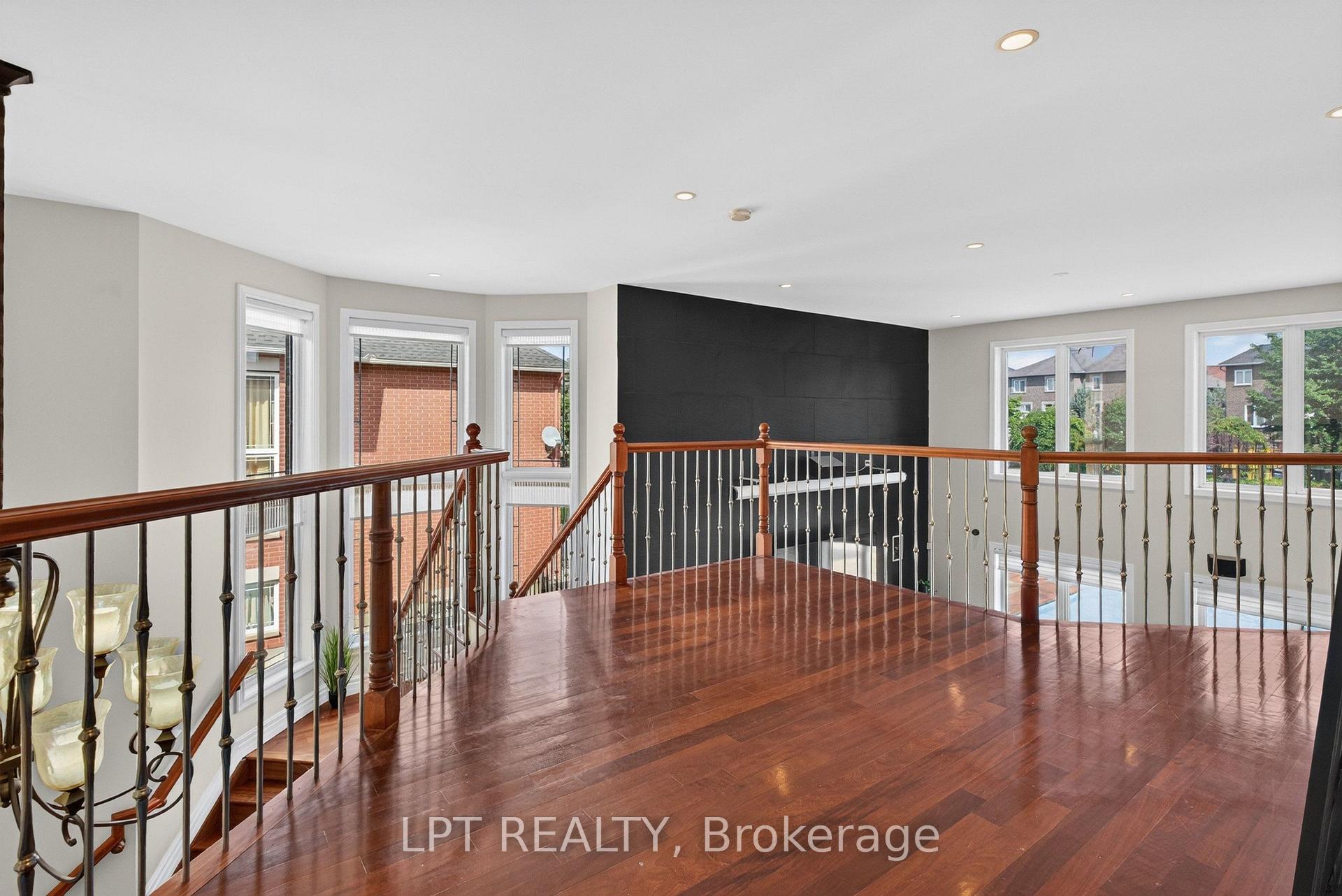 Photo 37 of 62 Tradewinds Drive, Ottawa, Barrhaven East — HOMEH