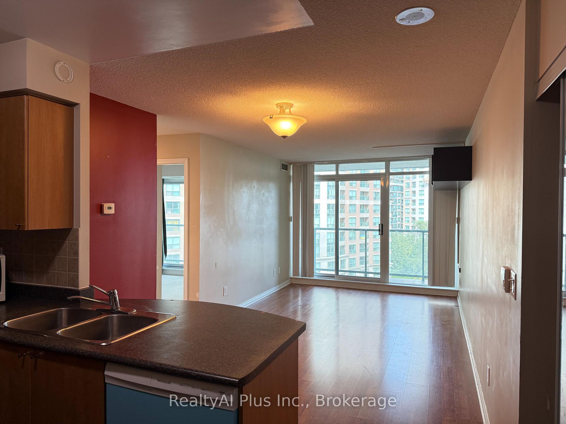 Photo 5 of Unit 608, 5500 Yonge Street, North York, Willowdale West — HOMEH