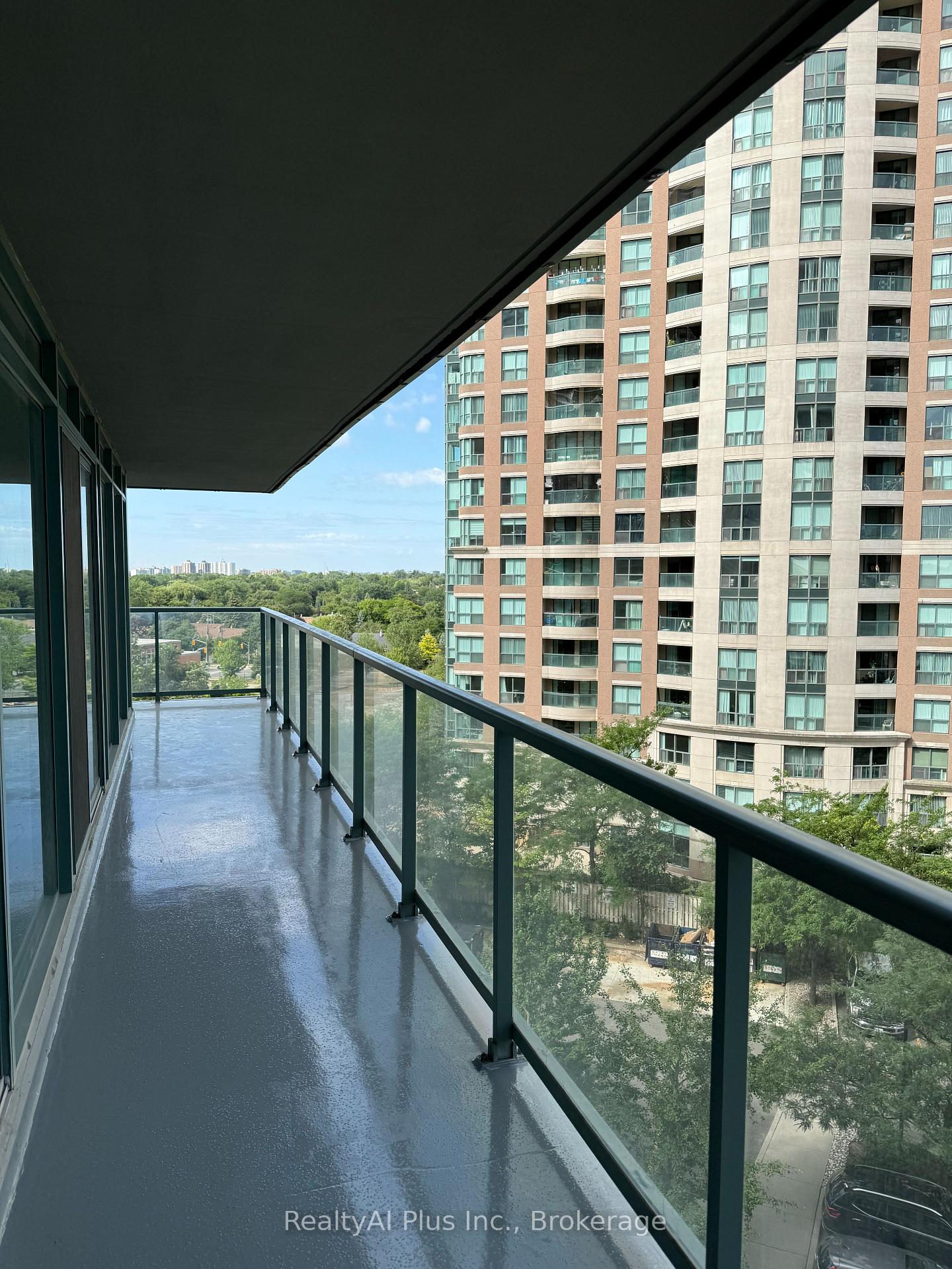 Photo 8 of Unit 608, 5500 Yonge Street, North York, Willowdale West — HOMEH