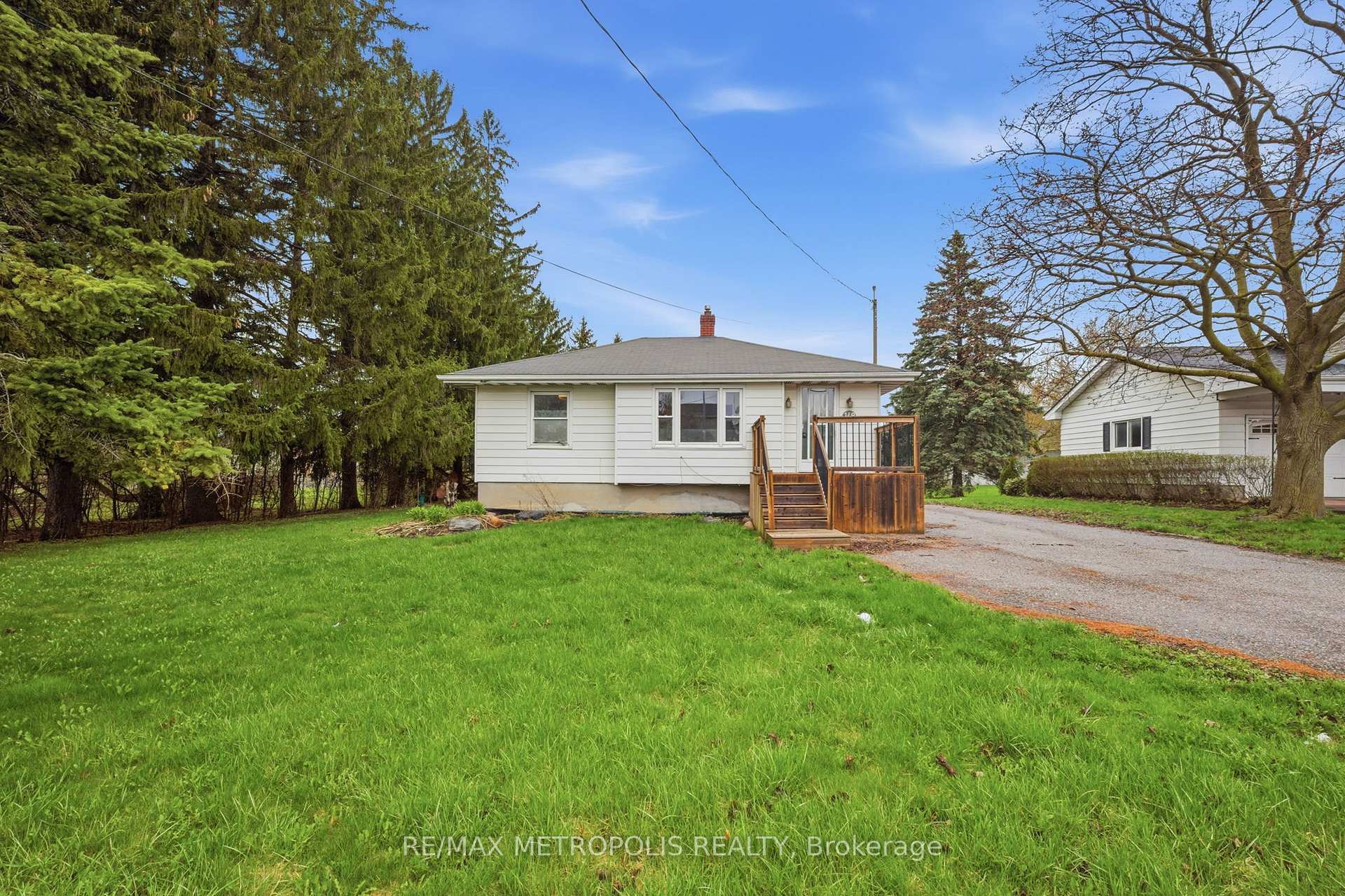 Photo 1 of 148 Winchester Road E, Whitby, Brooklin — HOMEH