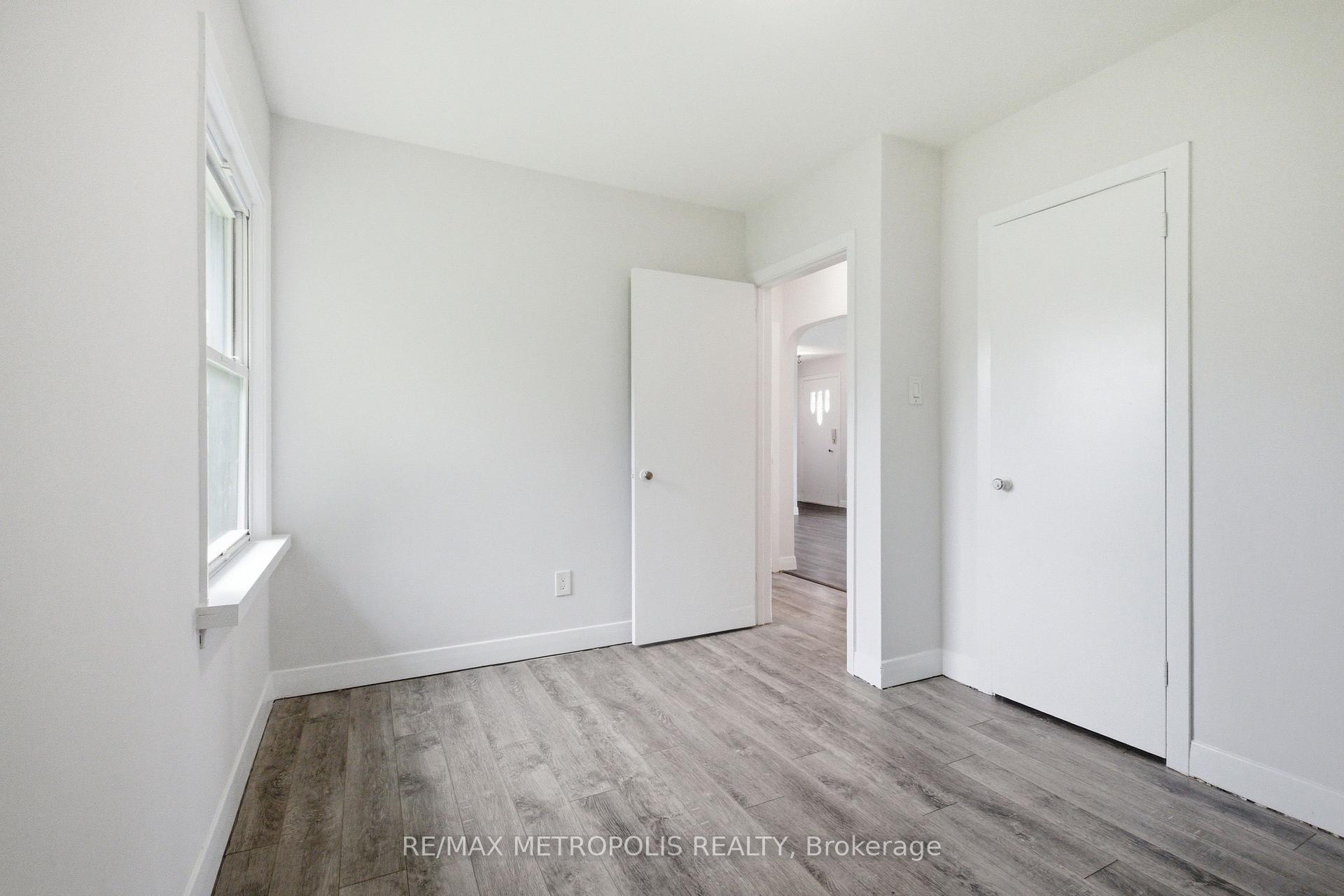 Photo 11 of 148 Winchester Road E, Whitby, Brooklin — HOMEH