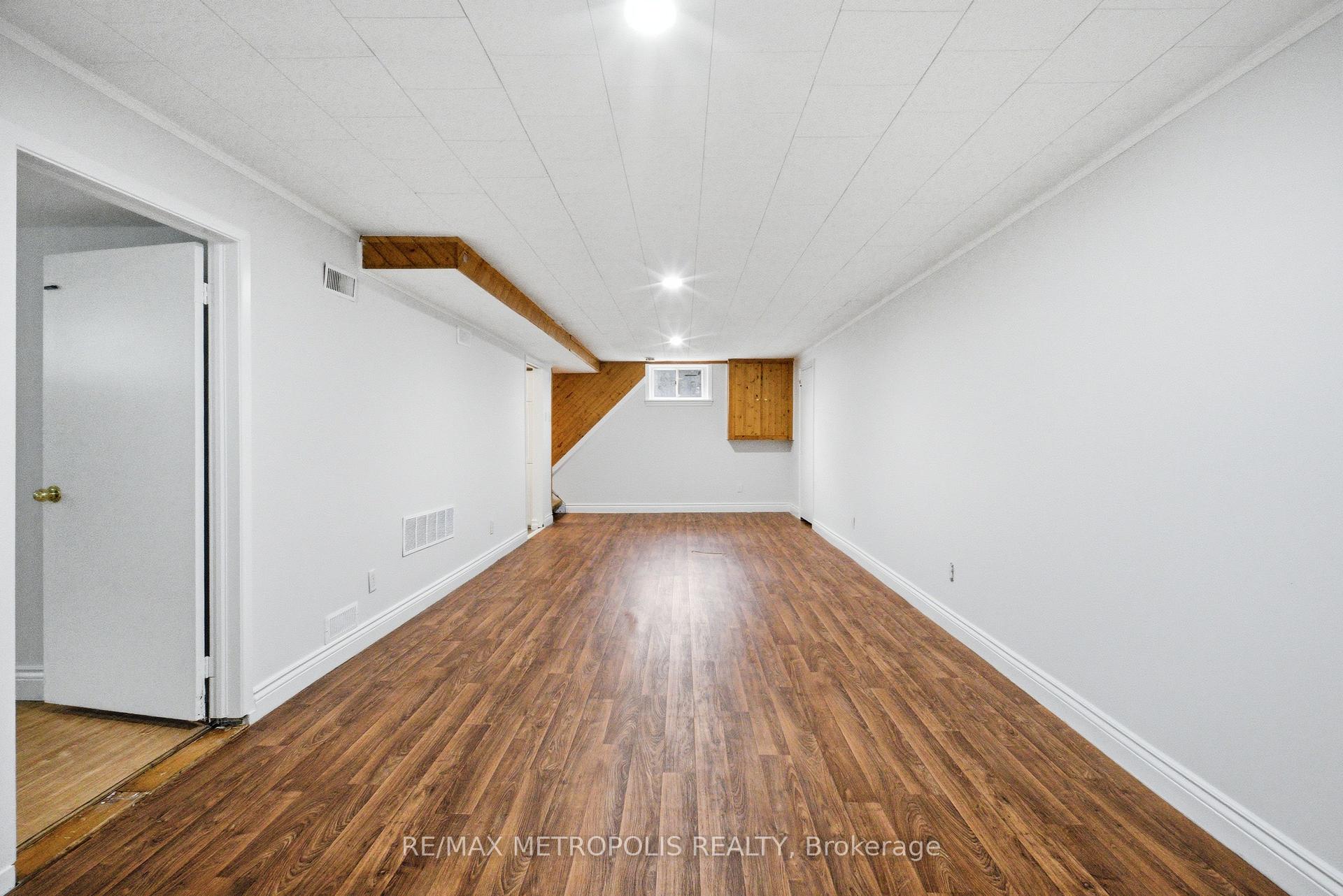 Photo 15 of 148 Winchester Road E, Whitby, Brooklin — HOMEH