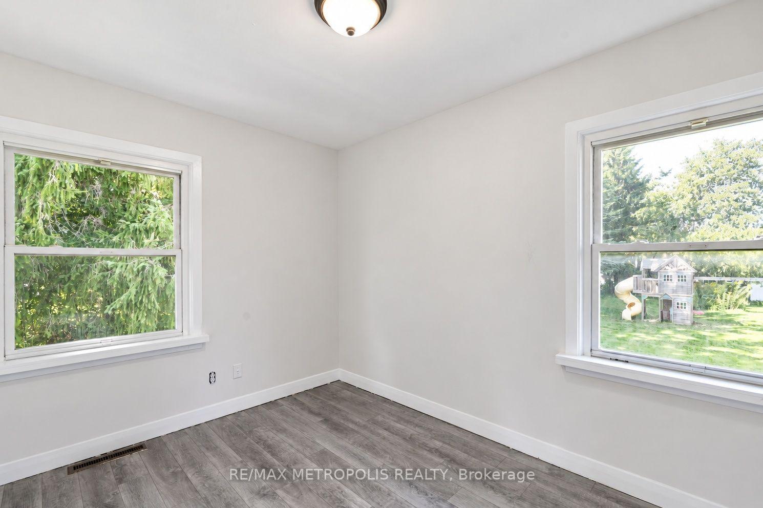 Photo 10 of 148 Winchester Road E, Whitby, Brooklin — HOMEH