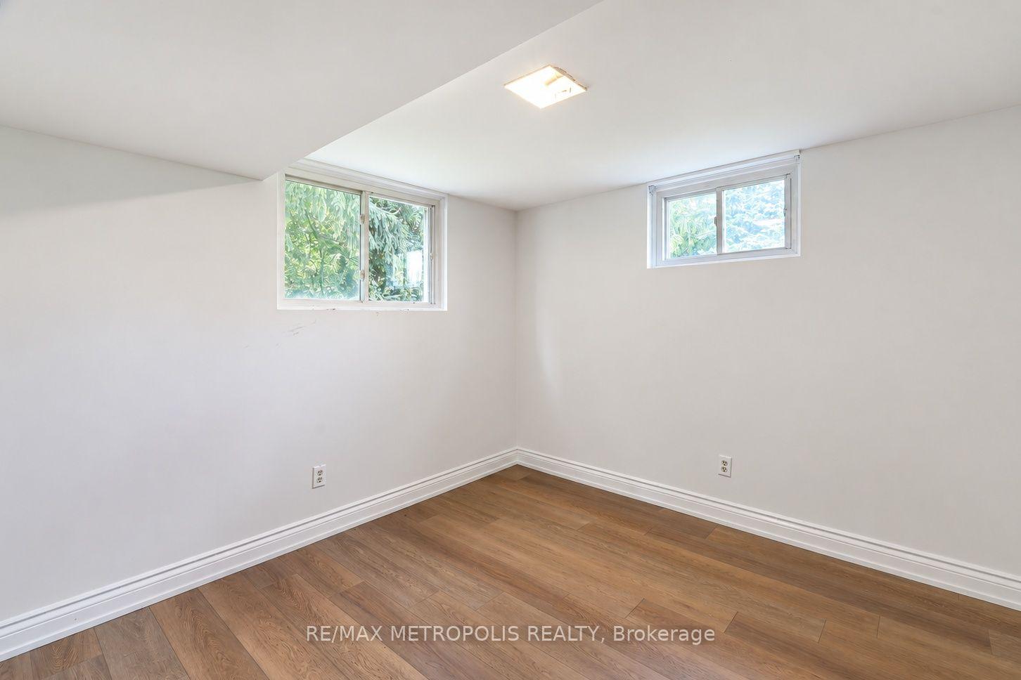 Photo 20 of 148 Winchester Road E, Whitby, Brooklin — HOMEH