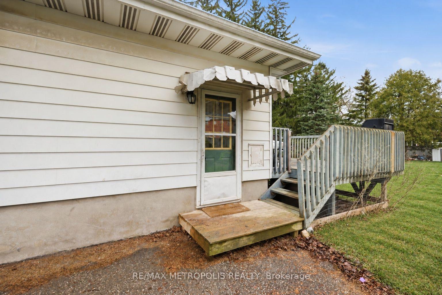 Photo 23 of 148 Winchester Road E, Whitby, Brooklin — HOMEH
