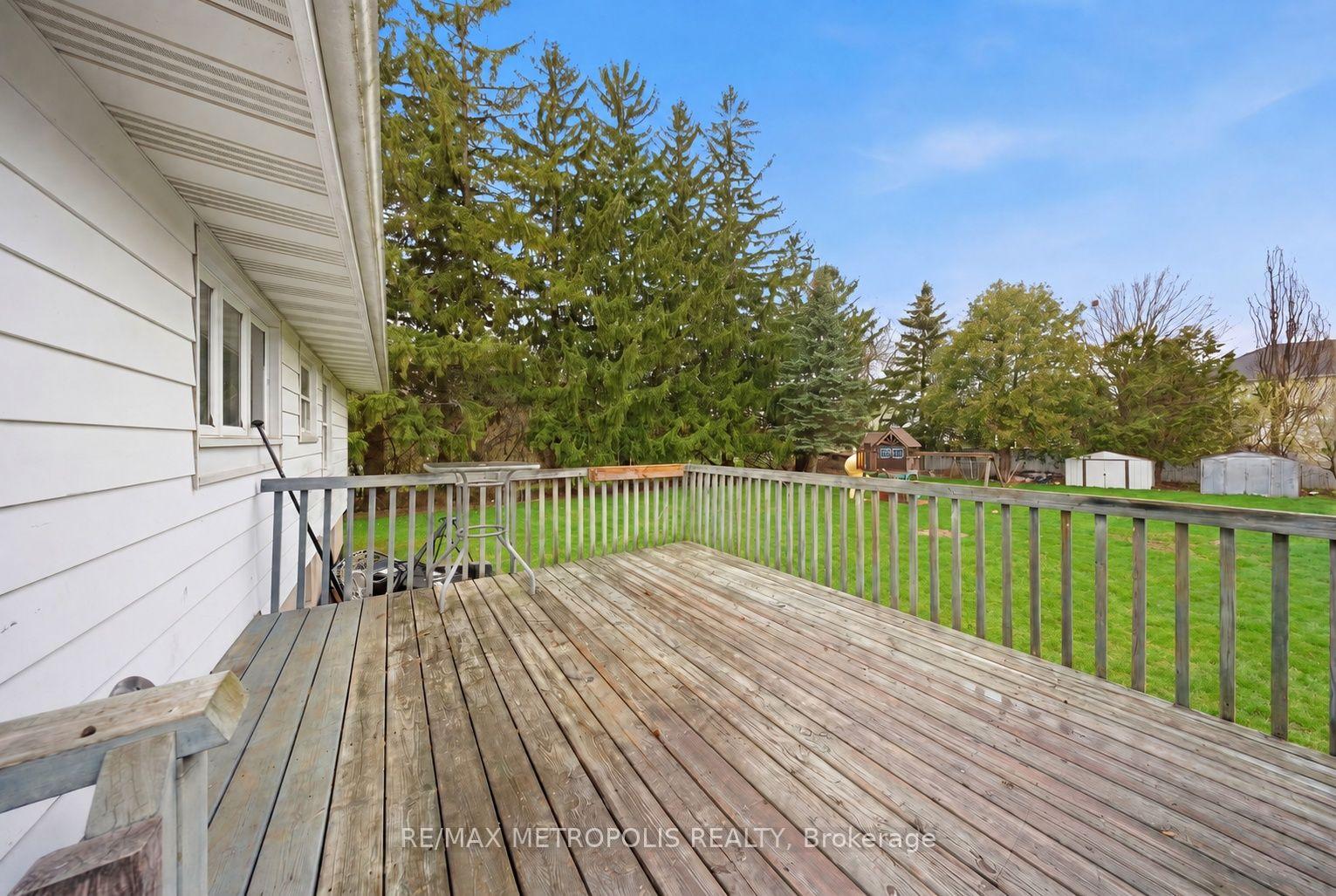Photo 24 of 148 Winchester Road E, Whitby, Brooklin — HOMEH