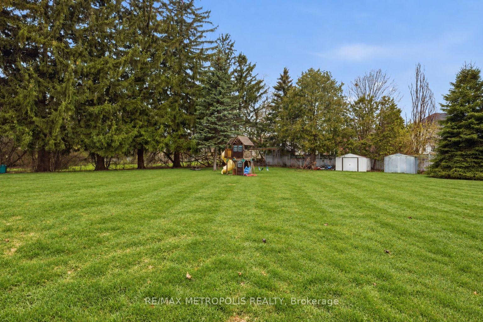 Photo 25 of 148 Winchester Road E, Whitby, Brooklin — HOMEH