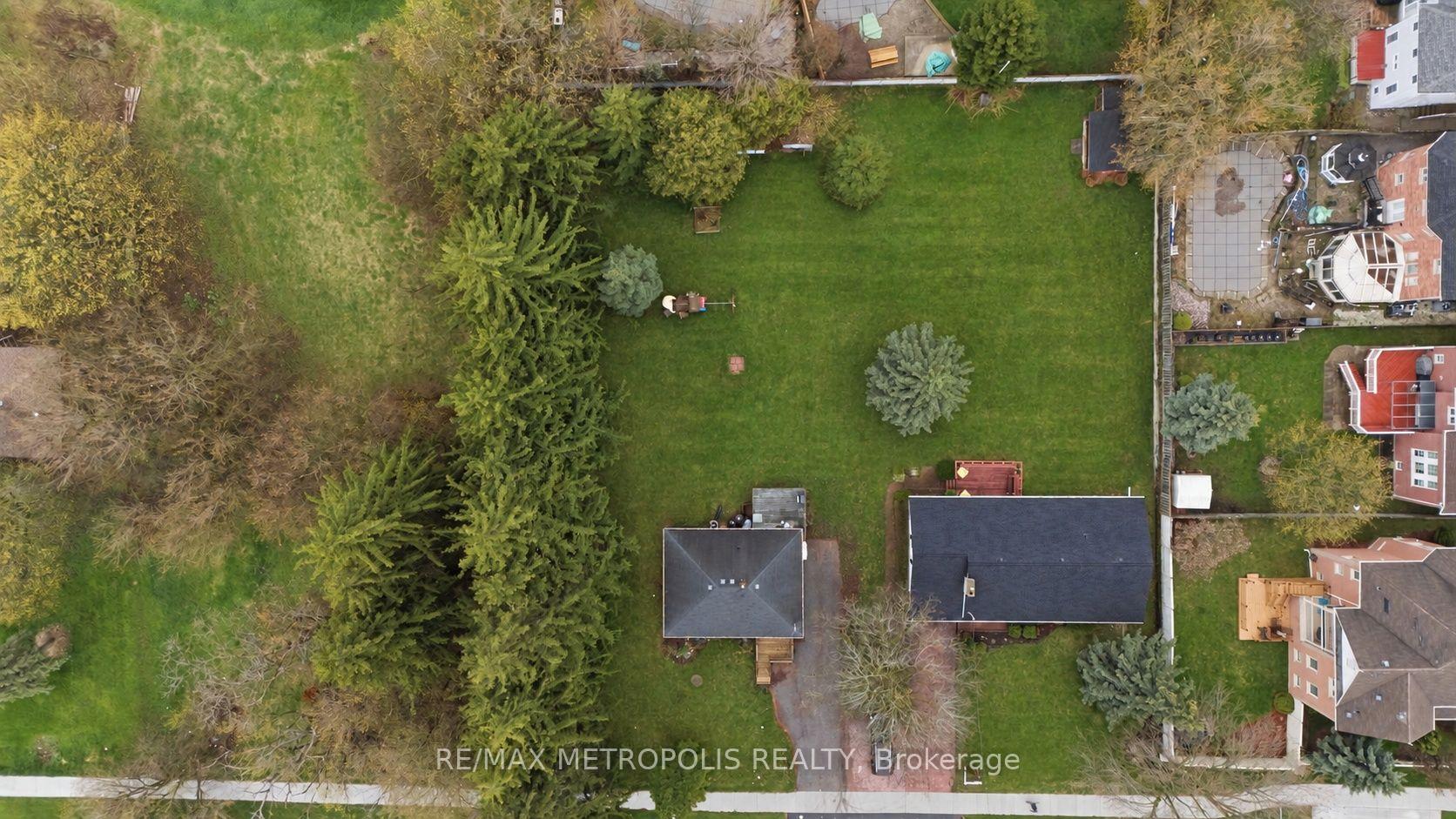 Photo 29 of 148 Winchester Road E, Whitby, Brooklin — HOMEH