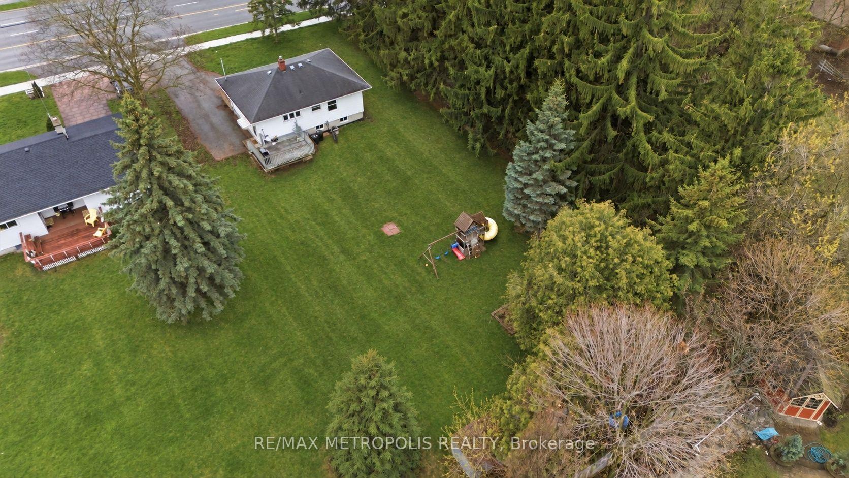 Photo 30 of 148 Winchester Road E, Whitby, Brooklin — HOMEH