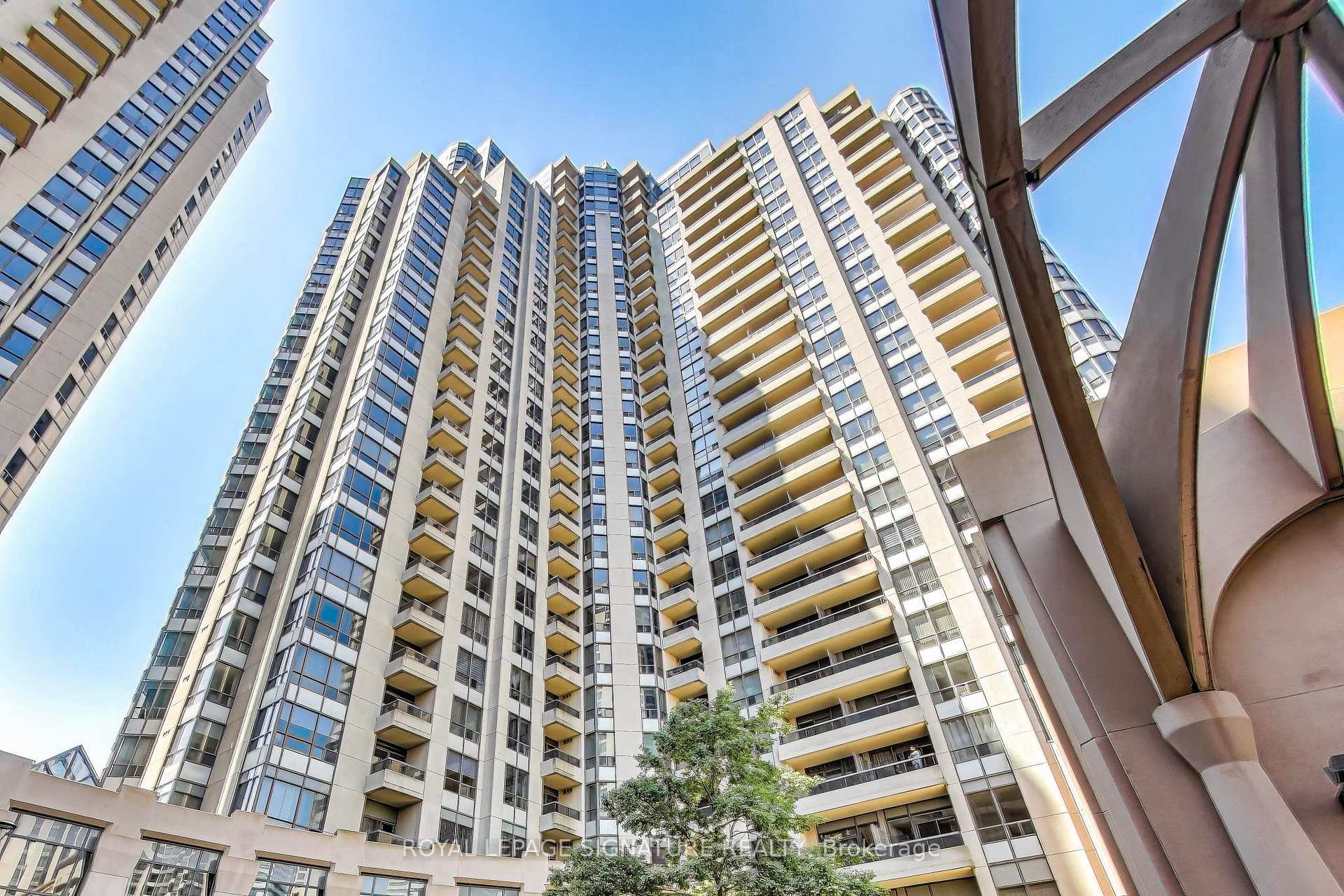 Photo 2 of Unit 411, 5 Northtown Way, North York, Willowdale East — HOMEH