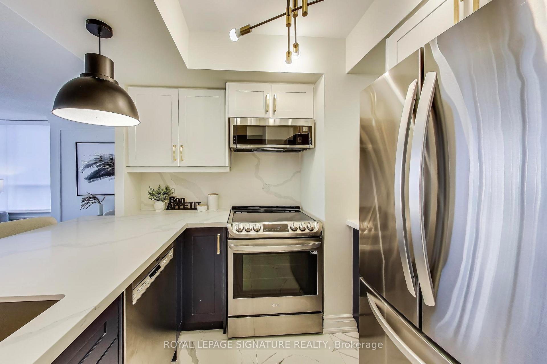 Photo 10 of Unit 411, 5 Northtown Way, North York, Willowdale East — HOMEH
