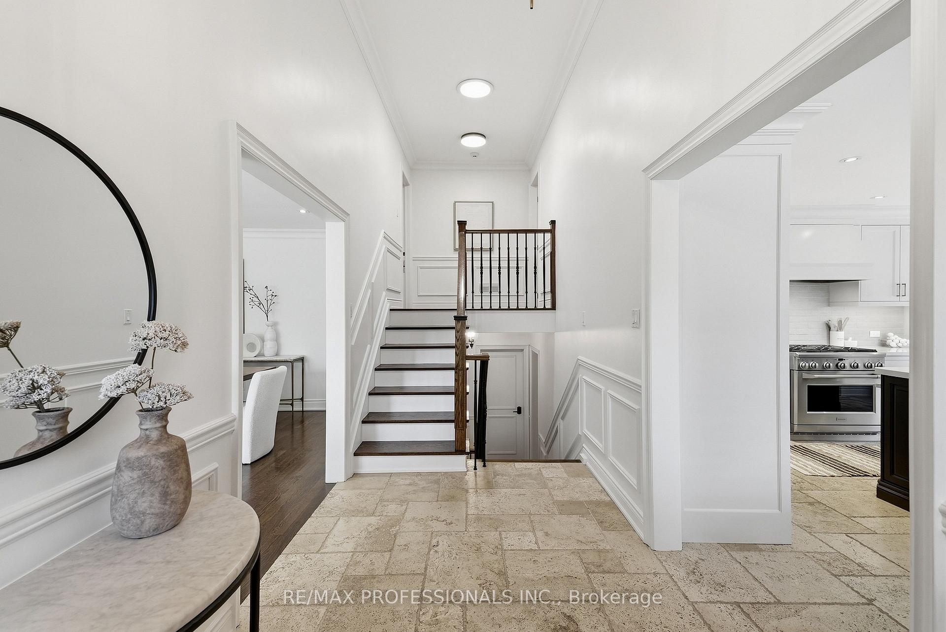 Photo 9 of 61 Abilene Drive, Etobicoke, Princess-Rosethorn — HOMEH