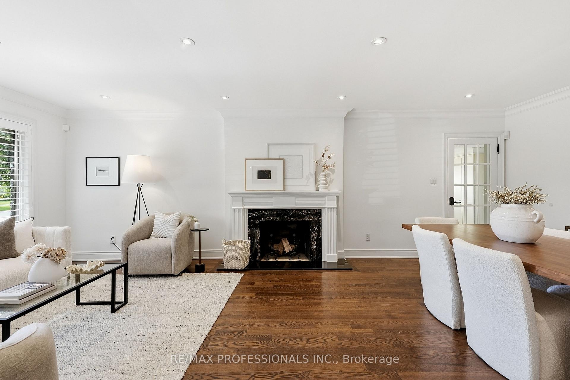 Photo 12 of 61 Abilene Drive, Etobicoke, Princess-Rosethorn — HOMEH