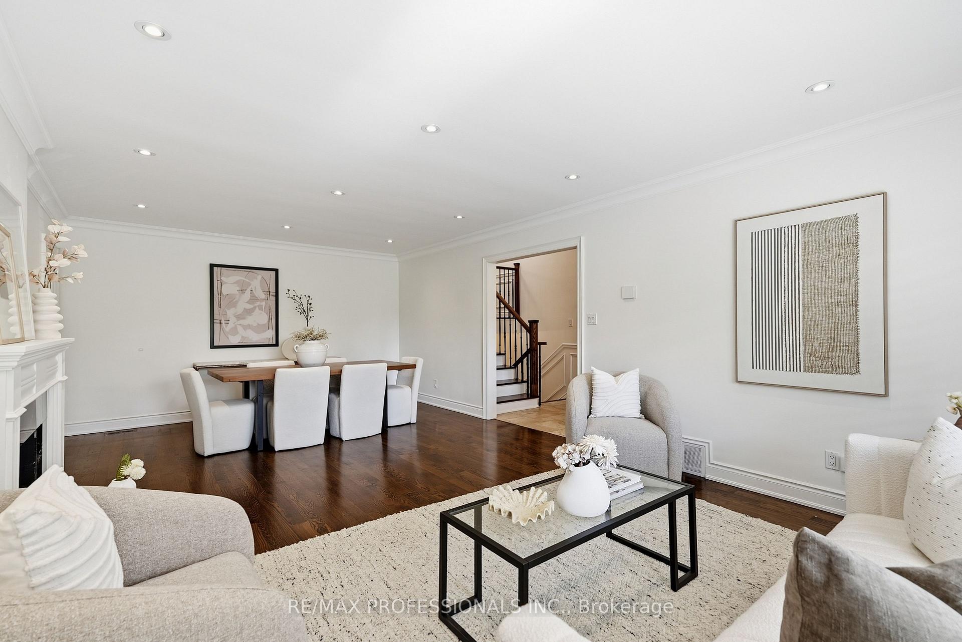 Photo 13 of 61 Abilene Drive, Etobicoke, Princess-Rosethorn — HOMEH