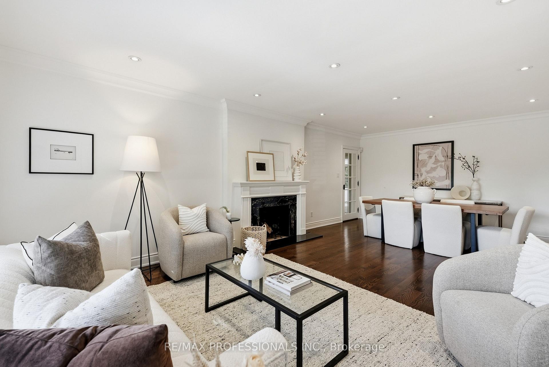 Photo 14 of 61 Abilene Drive, Etobicoke, Princess-Rosethorn — HOMEH
