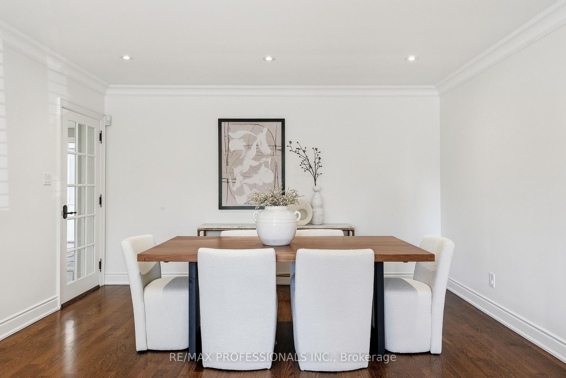 Photo 15 of 61 Abilene Drive, Etobicoke, Princess-Rosethorn — HOMEH
