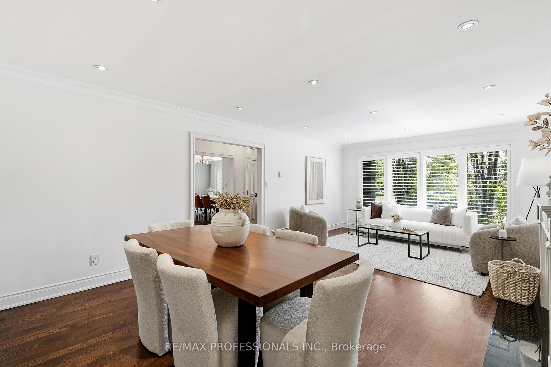 Photo 16 of 61 Abilene Drive, Etobicoke, Princess-Rosethorn — HOMEH