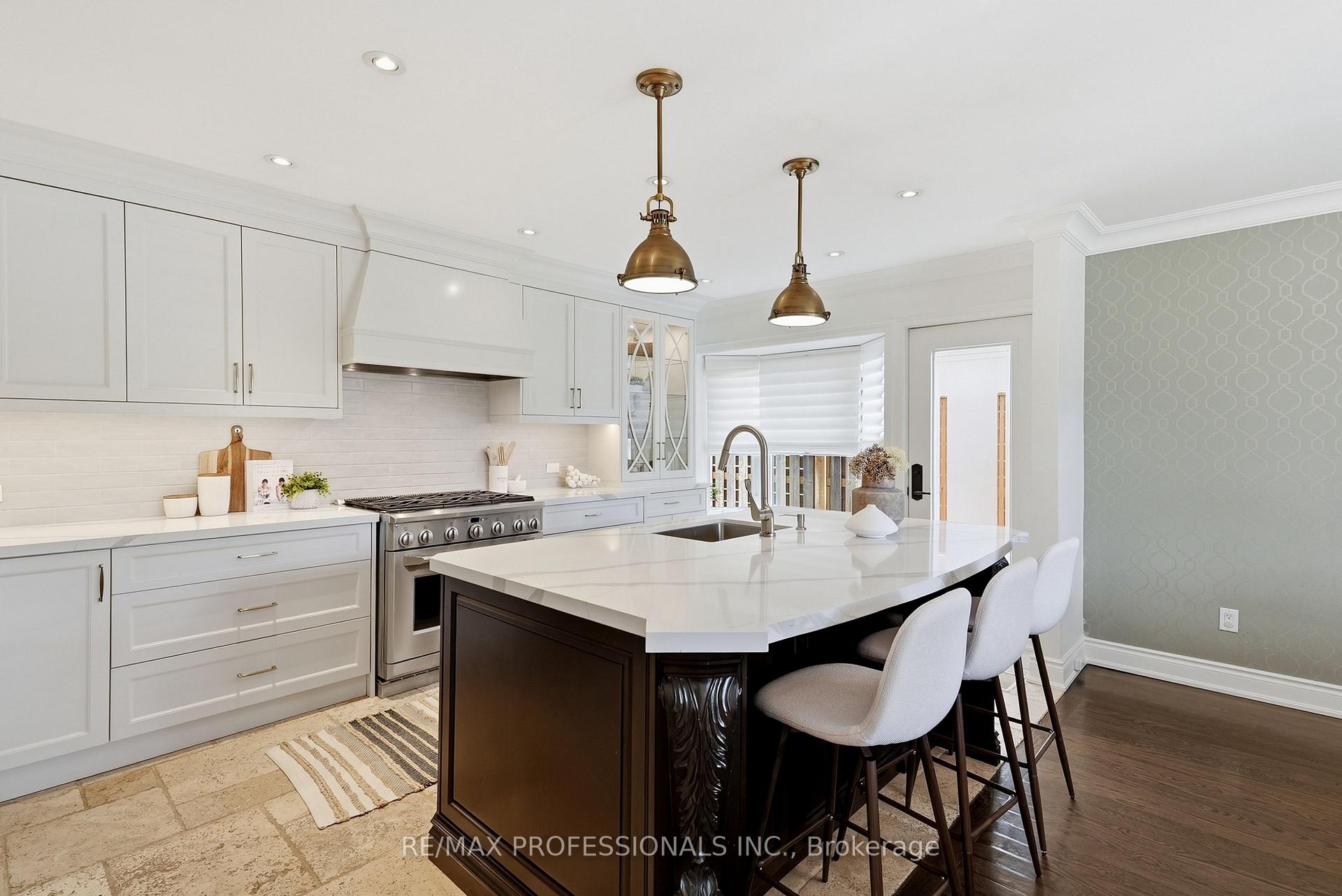 Photo 17 of 61 Abilene Drive, Etobicoke, Princess-Rosethorn — HOMEH