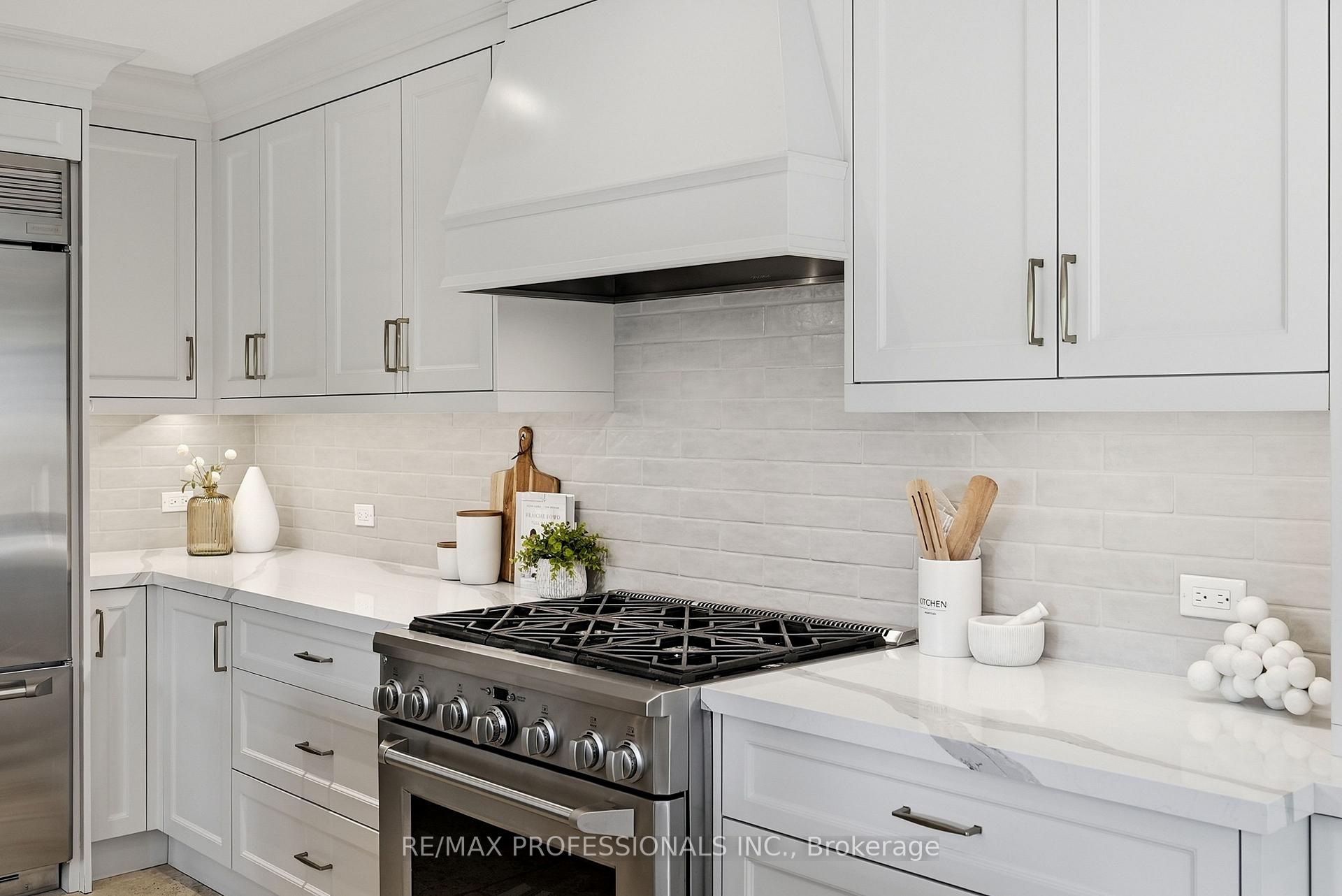 Photo 24 of 61 Abilene Drive, Etobicoke, Princess-Rosethorn — HOMEH